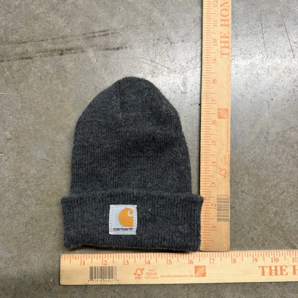 Carhartt Kids‎ Charcoal Gray Knit Beanie Hat Ribbed Cuffed Logo Patch Winter Cap